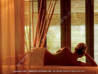 beau_rivage_hotel_maritius_lady_in_spa_massage_room.jpg