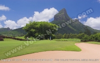 tamarina_golf_spa_and_beach_club_mauritius_golfers_on_the_green.jpg
