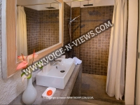 holiday-apartments-mauritius-garden-retreat-complex-bathroom.jpg