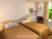 holiday-apartments-mauritius-garden-retreat-complex-twin-beds.jpg