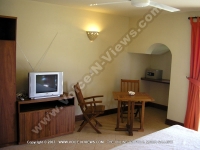 superior_beach_apartment_la_preneuse_ref_164_television_room.jpg