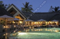 royal_palm_hotel_mauritius_common_area_and_swimming_pool_view_at_night.jpg