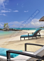 royal_palm_hotel_mauritius_sunbed_on_the_beach.jpg