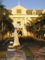 wedding_in_mauritius_sugar_beach_resorts_just_married_couple.jpg