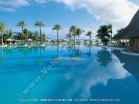 beau_rivage_hotel_maritius_swimming_pool_view.jpg