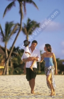 dinarobin_hotel_mauritius_family_on_the_beach.jpg