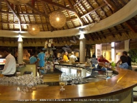 laguna_beach_hotel_and_spa_mauritius_bar.jpg