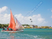 laguna_beach_hotel_and_spa_mauritius_sea_view_and_fishermen_in_their_sailing_boat.jpg