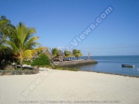 laguna_beach_hotel_mauritius_lagoon_and_beach_view.JPG