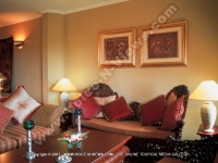 maritim_hotel_senior_suite_living_room.jpg