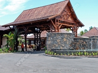 les_pavillons_hotel_mauritius_entrance_view.jpg