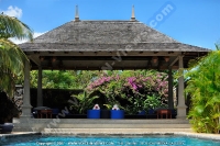 maradiva_villas_resort_and_spa_hotel_mauritius_relaxation_kiosk_next_to_the_pool.jpg
