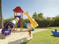 5_star_hotel_shanti_maurice_kids_club_facilities_slide.jpg