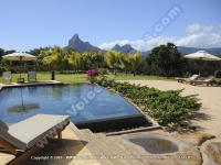 tamarina_golf_spa_and_beach_club_mauritius_villa_swimming_pool_and_garden_view.jpg