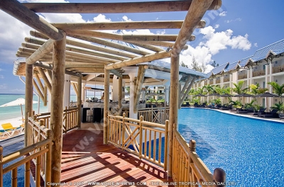 pearle beach resort & spa mauritius mauritius bar view
