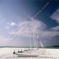kanuhura_resort_maldives_catamaran.jpg