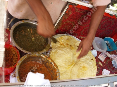 serving dholl puri port louis mauritius
