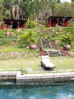 lodge_lakaz_chamarel_mauritius_pool_view_in_front_of_the_lodge.jpg