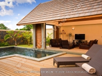 premium_villa_grand_bay_ref_16_sunbeds_and_living_room.jpg