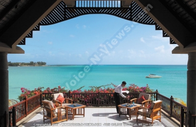 royal palm hotel mauritius bar and sea view
