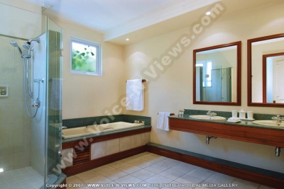 shandrani resort and spa hotel mauritius family suite bathroom
