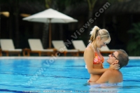 shandrani_resort_and_spa_hotel_mauritius_couple_in_swimming_pool.jpg