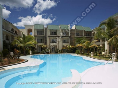 standard apartment flic en flac mauritius ref 117 pool and general view
