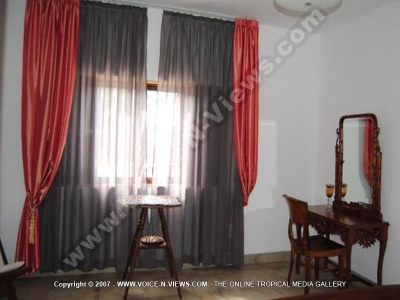 172 royal ho african style living room
