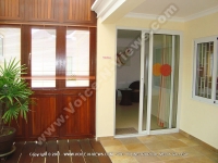 general_view_of_the_entrance_of_standard_apartments_mauritius_ref_110.JPG